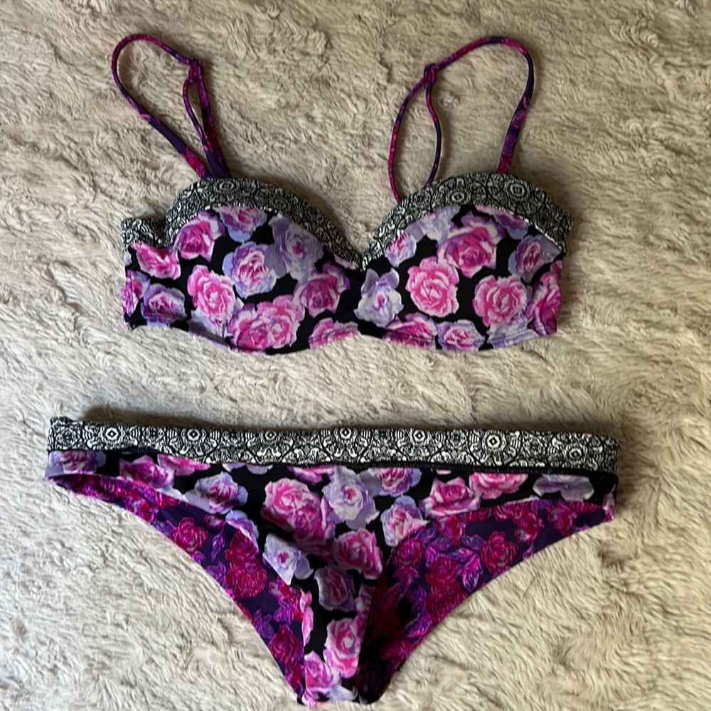 LA Hearts push up reversible bottom Bikini!!!